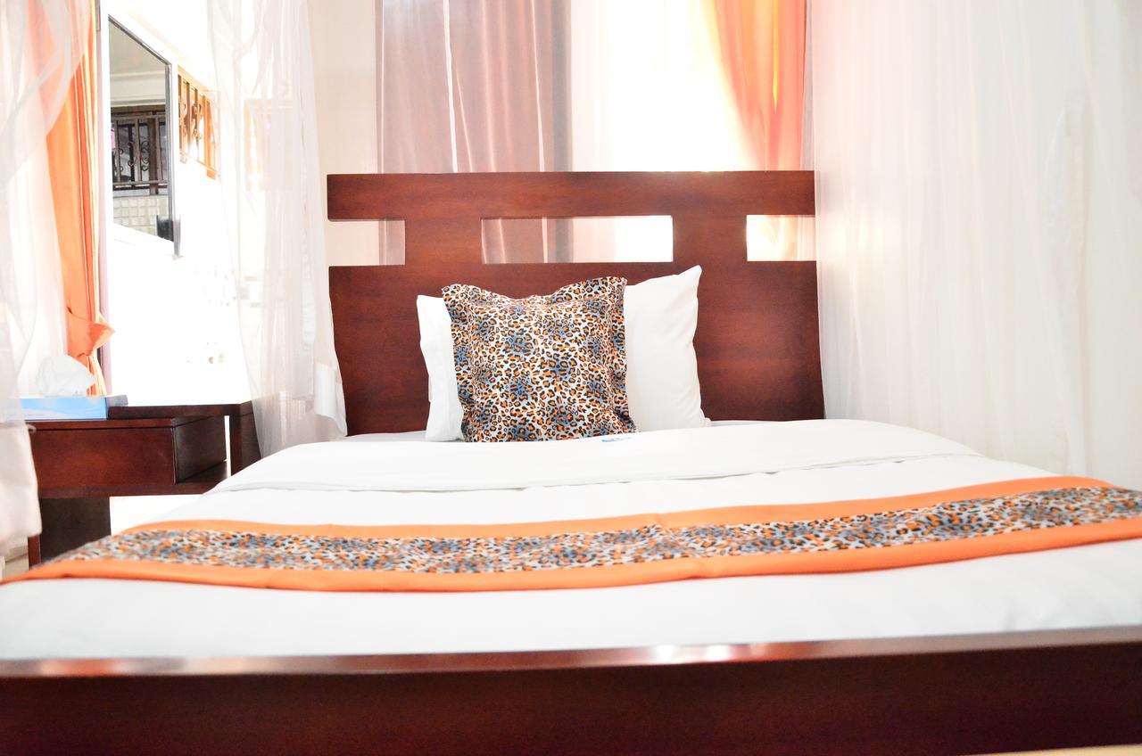 Sheevy"S Bed N Breakfast Fort Portal Bagian luar foto